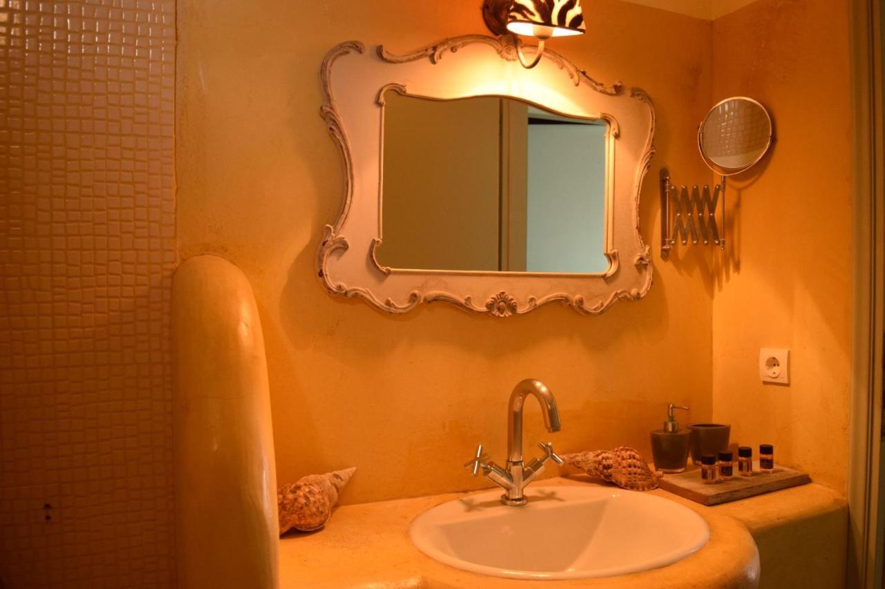 Elafonisos Elaion Hotel ภายนอก รูปภาพ