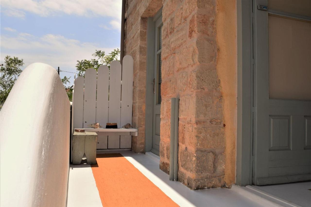 Elafonisos Elaion Hotel ภายนอก รูปภาพ