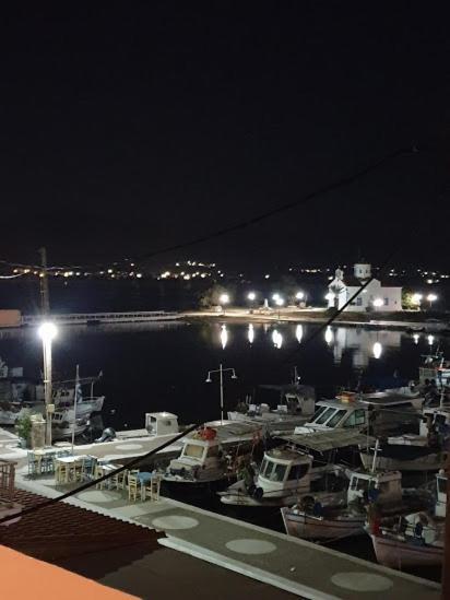 Elafonisos Elaion Hotel ภายนอก รูปภาพ