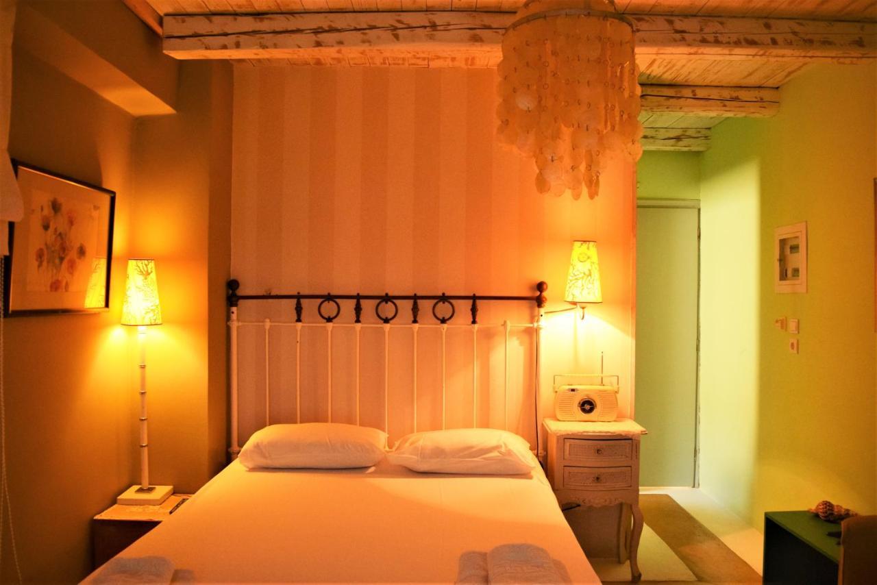 Elafonisos Elaion Hotel ภายนอก รูปภาพ