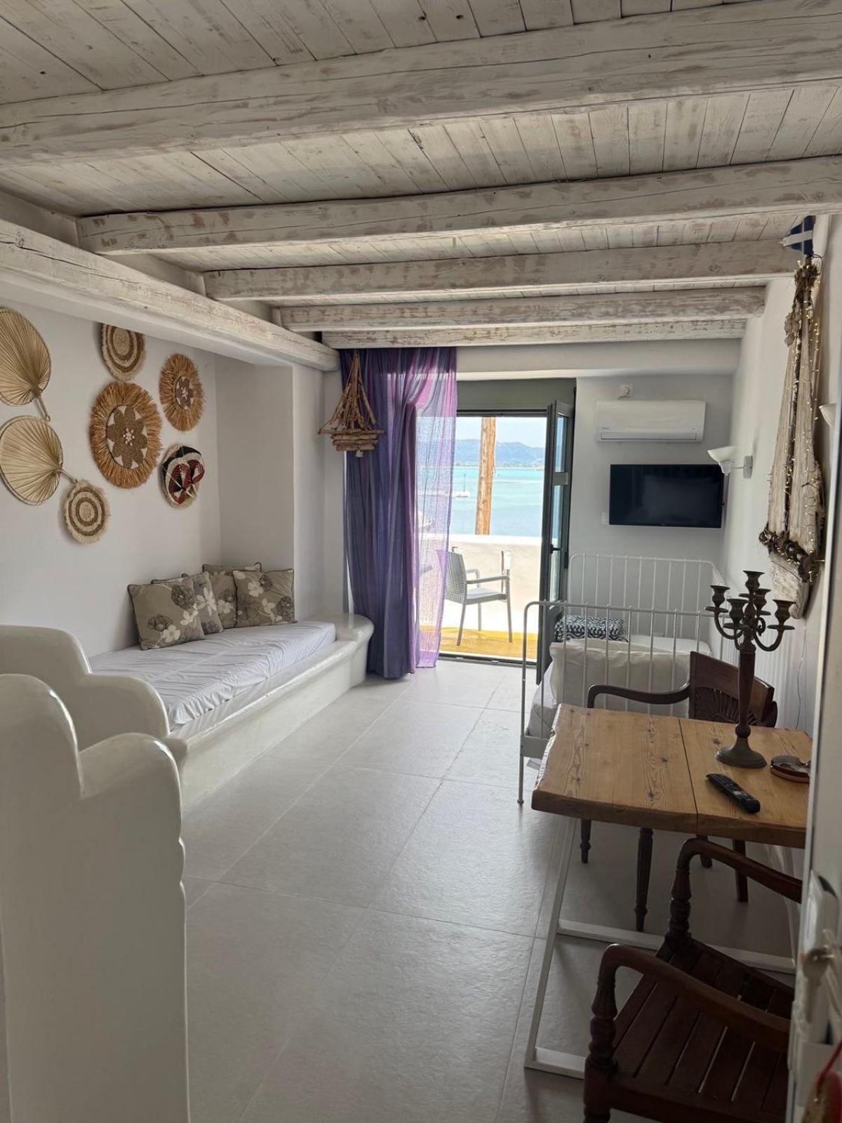 Elafonisos Elaion Hotel ภายนอก รูปภาพ