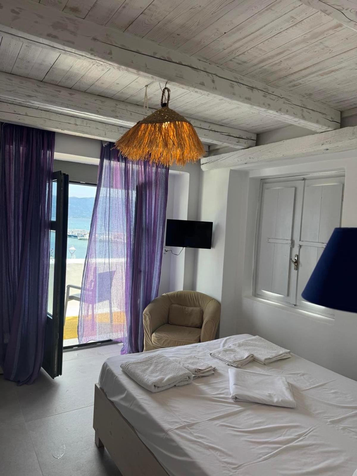 Elafonisos Elaion Hotel ภายนอก รูปภาพ